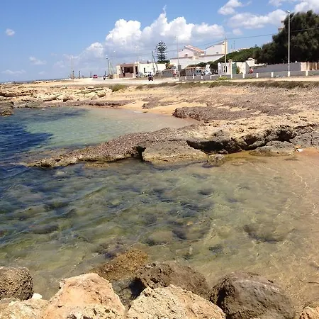 A Due Passi Dal Mare